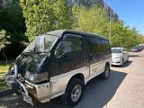 Mitsubishi Delica 1993 годаfor1 000 000 тг. в Алматы – фото 4