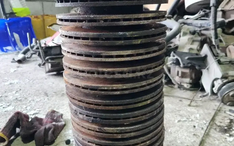 Тормозные диски передние за 10 000 тг. в Алматы