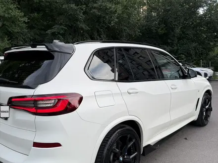 BMW X5 2021 года за 31 000 000 тг. в Алматы – фото 13