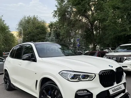 BMW X5 2021 года за 31 000 000 тг. в Алматы – фото 2