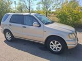 Mercedes-Benz ML 320 2001 годаfor4 500 000 тг. в Караганда – фото 2