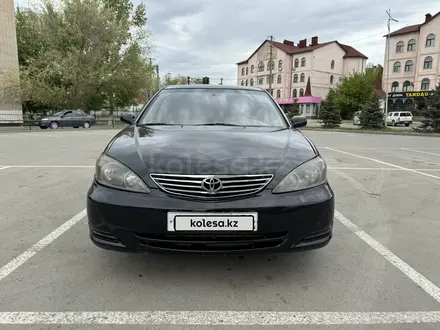 Toyota Camry 2004 года за 3 700 000 тг. в Актобе