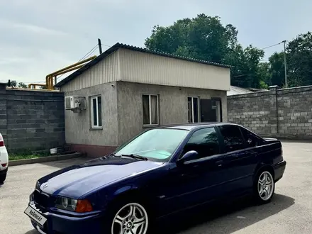 BMW 328 1995 года за 3 000 000 тг. в Алматы – фото 2