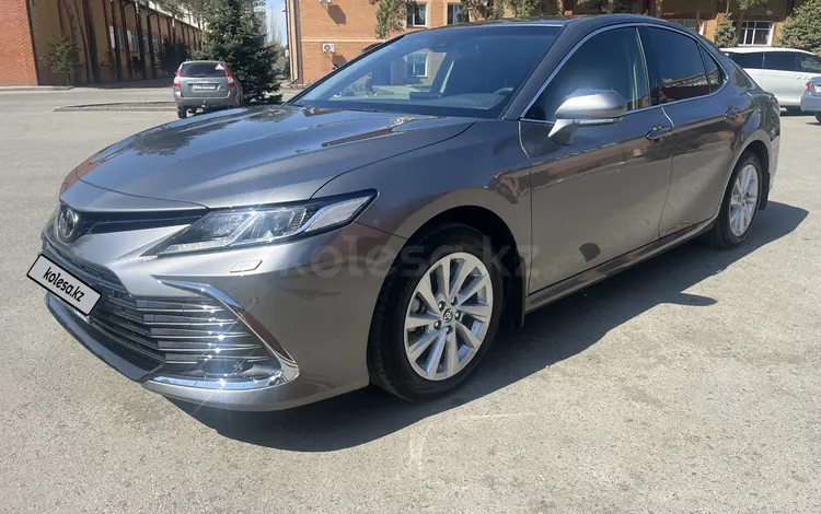 Toyota Camry 2023 года за 17 300 000 тг. в Павлодар