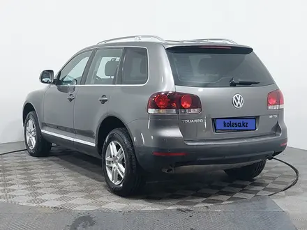 Volkswagen Touareg 2008 года за 4 150 000 тг. в Астана – фото 7