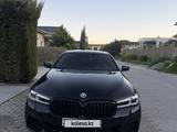 BMW 530 2018 года за 17 500 000 тг. в Шымкент – фото 2