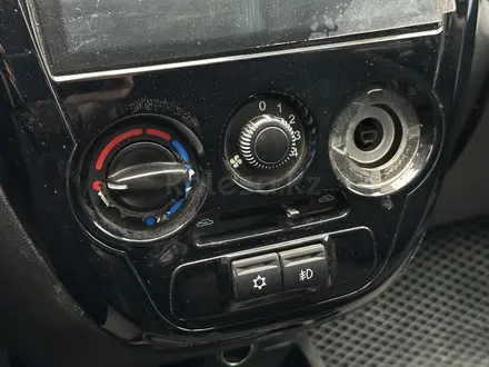 ВАЗ (Lada) Granta 2190 2013 года за 2 000 000 тг. в Атырау – фото 19