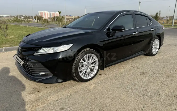 Toyota Camry 2018 года за 16 000 000 тг. в Шымкент