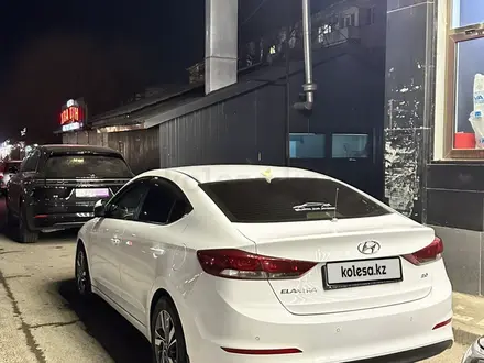 Hyundai Elantra 2018 года за 7 900 000 тг. в Шымкент