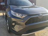 Toyota RAV4 2021 годаfor15 550 000 тг. в Актау – фото 2