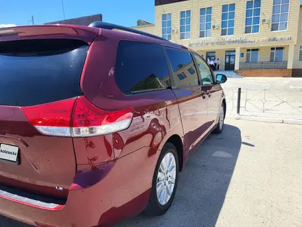 Toyota Sienna 2010 года за 10 500 000 тг. в Атырау – фото 2