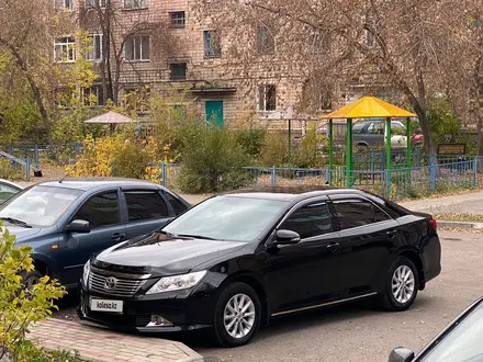 Toyota Camry 2013 года за 10 500 000 тг. в Караганда