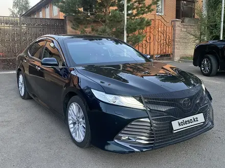 Toyota Camry 2018 года за 13 500 000 тг. в Астана – фото 3