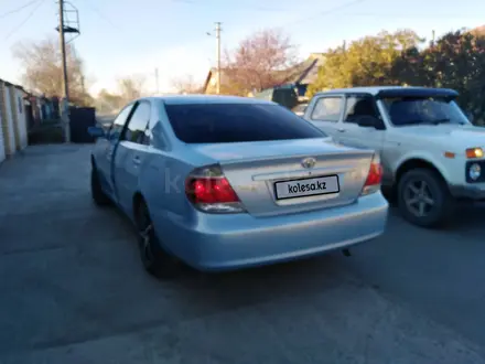 Toyota Camry 2005 года за 5 300 000 тг. в Семей – фото 4