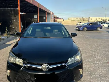 Toyota Camry 2017 года за 6 000 000 тг. в Актау – фото 2