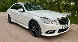 Mercedes-Benz E 300 2011 годаүшін8 500 000 тг. в Петропавловск – фото 3