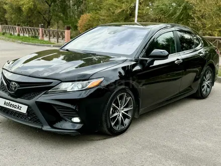 Toyota Camry 2019 года за 11 000 000 тг. в Алматы – фото 2