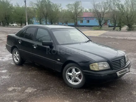 Mercedes-Benz C 220 1997 года за 2 200 000 тг. в Караганда – фото 6