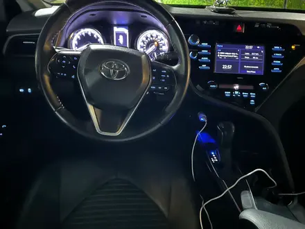 Toyota Camry 2019 года за 10 000 000 тг. в Уральск – фото 17
