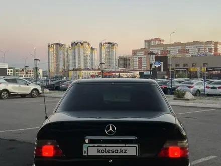 Mercedes-Benz E 280 1995 года за 3 100 000 тг. в Караганда – фото 4