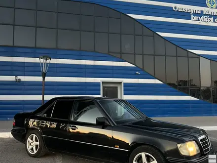 Mercedes-Benz E 280 1995 года за 3 100 000 тг. в Караганда – фото 2