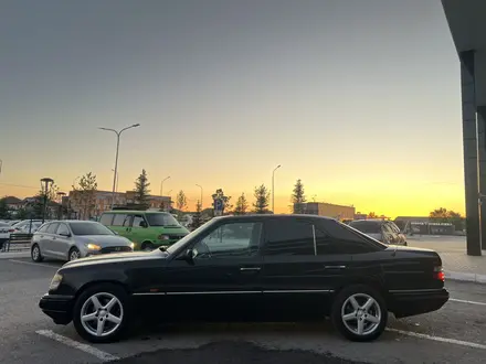 Mercedes-Benz E 280 1995 года за 3 100 000 тг. в Караганда – фото 6