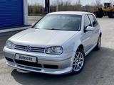 Volkswagen Golf 2001 годаүшін2 470 000 тг. в Караганда