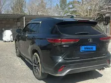 Toyota crown-kluger, 2021