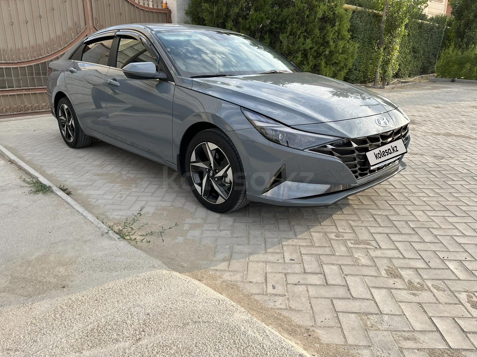 Hyundai Elantra 2022 г.