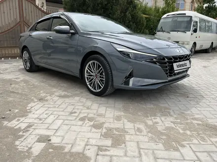 Hyundai Elantra 2022 года за 12 000 000 тг. в Актау – фото 2