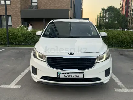 Kia Carnival 2015 года за 10 500 000 тг. в Алматы – фото 2