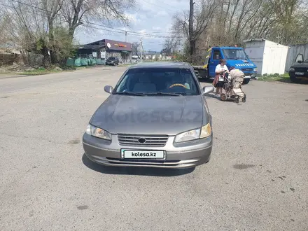 Toyota Camry 1997 года за 2 800 000 тг. в Алматы – фото 5