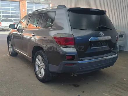 Toyota Highlander 2010 года за 8 235 825 тг. в Актобе – фото 5