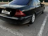 Mercedes-Benz S 500 2000 года за 4 000 000 тг. в Караганда – фото 4