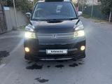 Toyota Voxy 2006 года за 6 700 000 тг. в Алматы
