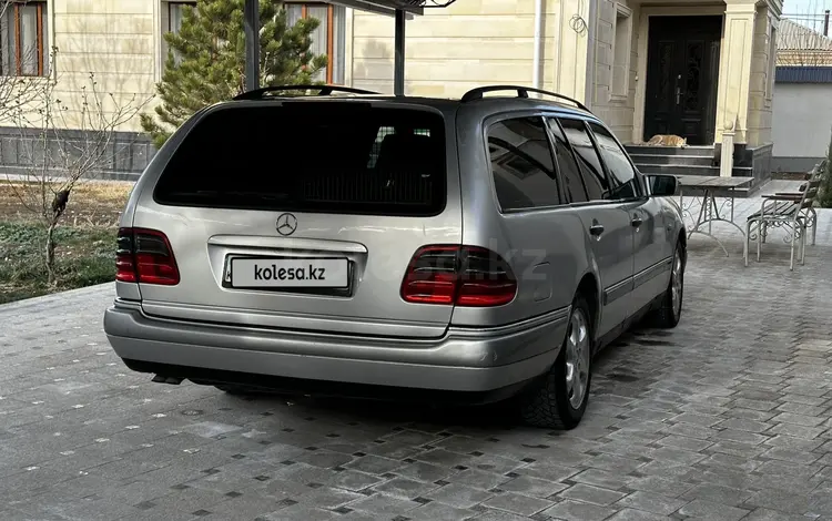 Mercedes-Benz E 220 1998 годаfor2 300 000 тг. в Шымкент