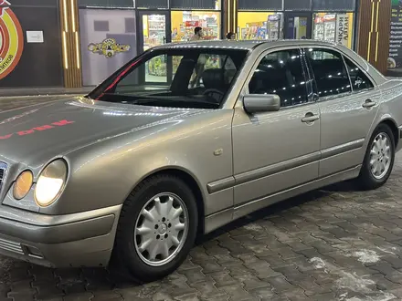 Mercedes-Benz E 230 1997 года за 3 000 000 тг. в Алматы – фото 4