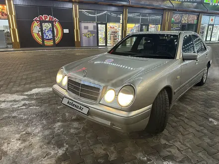 Mercedes-Benz E 230 1997 года за 3 000 000 тг. в Алматы – фото 6