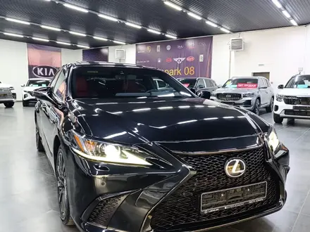 Lexus ES 350 2018 года за 18 500 000 тг. в Тараз