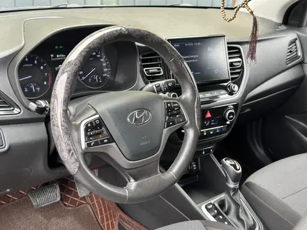 Hyundai Accent 2021 года за 7 550 000 тг. в Актобе – фото 14