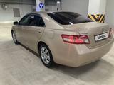 Toyota Camry 2011 года за 7 200 000 тг. в Астана – фото 2