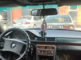 Mercedes-Benz E 200 1994 года за 300 000 тг. в Тараз – фото 4