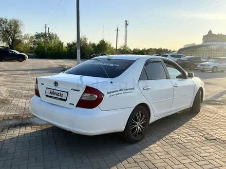 Toyota Camry 2004 года за 3 000 000 тг. в Актобе – фото 3