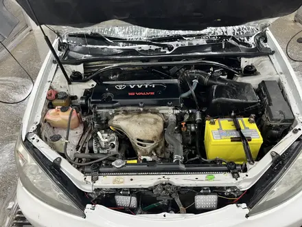 Toyota Camry 2004 года за 3 000 000 тг. в Актобе – фото 2