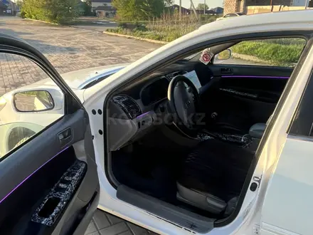 Toyota Camry 2004 года за 3 000 000 тг. в Актобе – фото 9