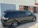 Toyota Sienna 2015 года за 14 400 000 тг. в Актау – фото 5