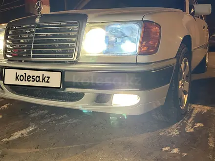 Mercedes-Benz E 200 1993 года за 2 000 000 тг. в Казалинск – фото 3