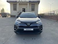 Toyota RAV4 2017 годаfor11 899 999 тг. в Алматы