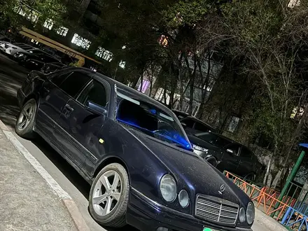 Mercedes-Benz E 230 1995 года за 3 150 000 тг. в Сатпаев – фото 3