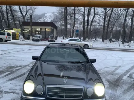 Mercedes-Benz E 280 1995 года за 2 700 000 тг. в Алматы – фото 2